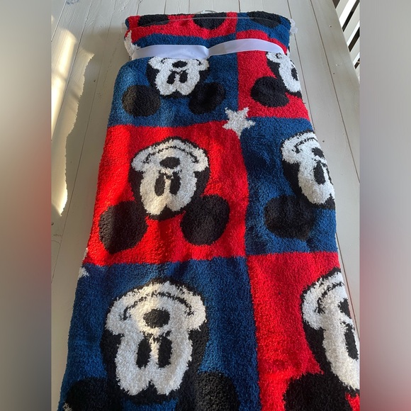 NEW Disney Mickey Mouse Super Soft Throw Blanket Large Red Blue Blocks 50" x 70" - Picture 8 of 9
